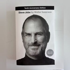 Excellent condition book - Steve Jobs: The Biography by Water Issacson